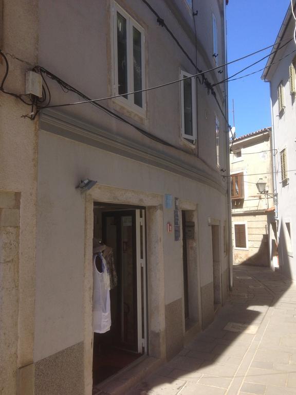 Apartments Kremenic Cres Exterior photo